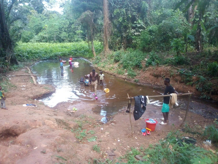 Riviere Mə́byɛndɛ à Ndoumbi 1 