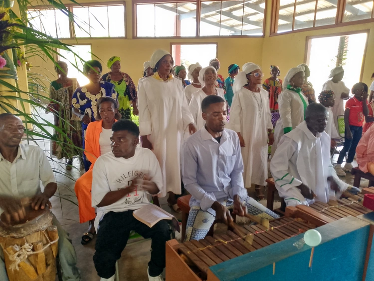 Míshwɔn ɗwɔ̄p ɗə̄ shwɔ́ndɔ́ Gwêgwɔŋ